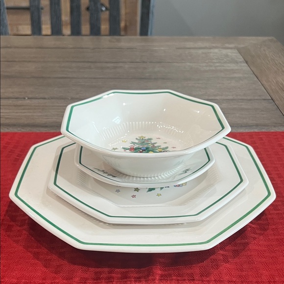 Christmastime 4 Place Setting by NIKKO Japan - Picture 12 of 15